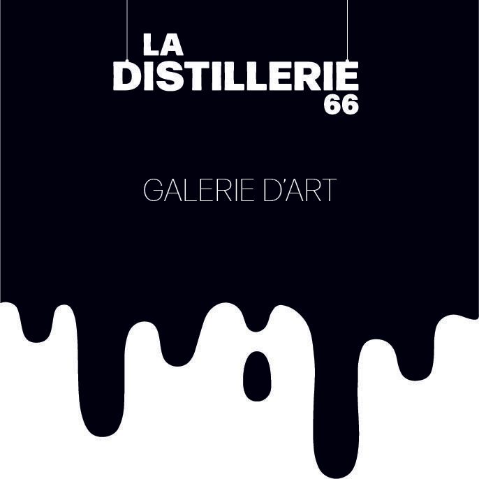 Visage coloré avec des inscriptions pour le District 18, foire d'art urbain à Paris.