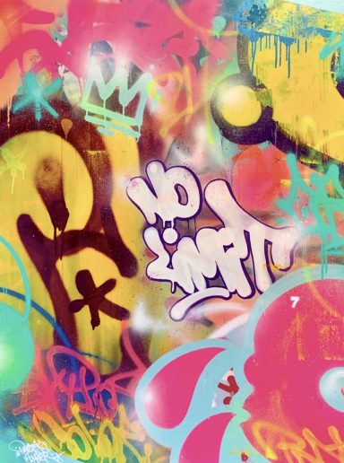 Graffiti coloré avec des motifs variés et le texte "No Simple" au centre.